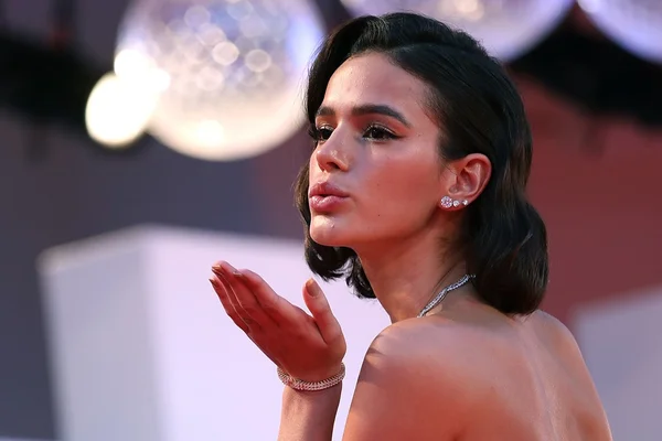 Veja 8 momentos marcantes de Bruna Marquezine, aniversariante do dia