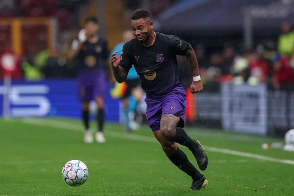 Foto colorida de Gabriel Jesus, do Barcelona - Metrópoles