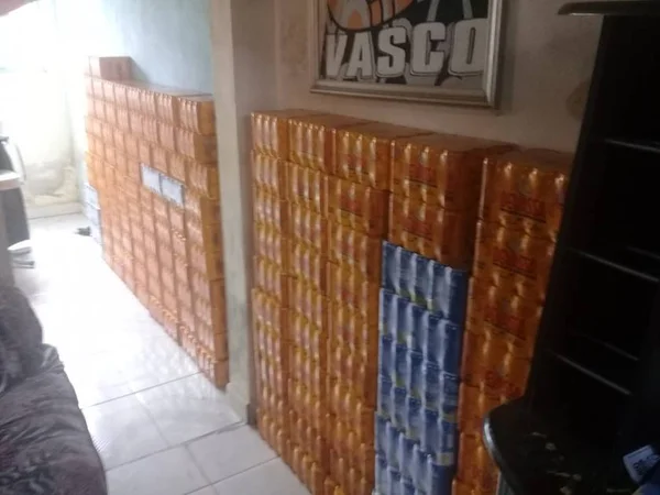 DF: bando faz motorista refém, rouba 500 caixas de cerveja e se dá mal