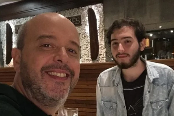 Alex Escobar sobre acusações do filho: “Quem perdoa é Deus”