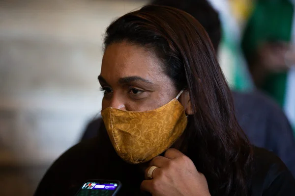 Vanessa Soares, neta de Elza Soares