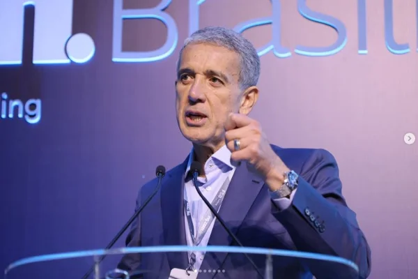 Imagem colorida do Marcos Trindade (CEO da FSB Holding).