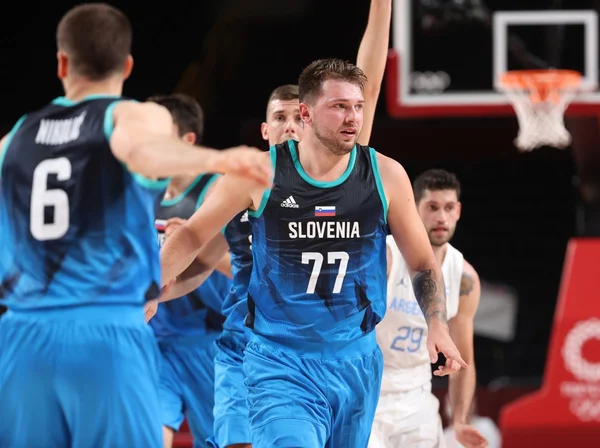 Fora de forma, Doncic reconhece que precisa melhorar parte física