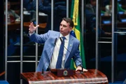 Senador Flávio Bolsonaro em discuso contra Alexandre de Moraes no Senado Senador Flávio Bolsonaro em discuso contra Alexandre de Moraes no Senado
