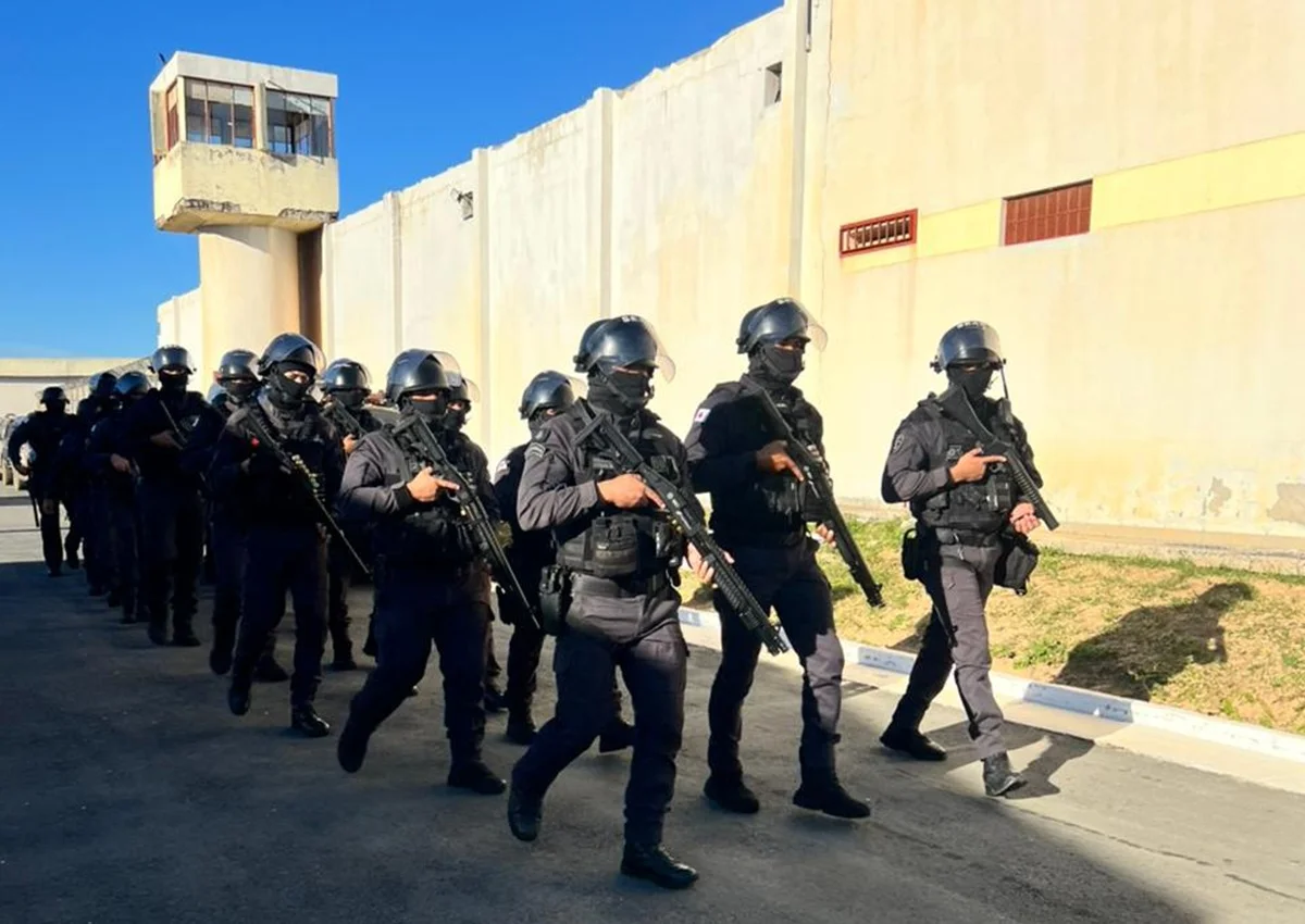 Operação integrada mira o crime organizado e apreende drogas, arma de fogo, celulares e veículo no Norte de Minas Operação integrada mira o crime organizado e apreende drogas, arma de fogo, celulares e veículo no Norte de Minas
