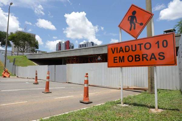 Obra do viaduto do Eixão entra em reta final e tem data para entrega