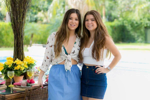 Bella Bittar celebra aniversário ao lado de familiares e amigos