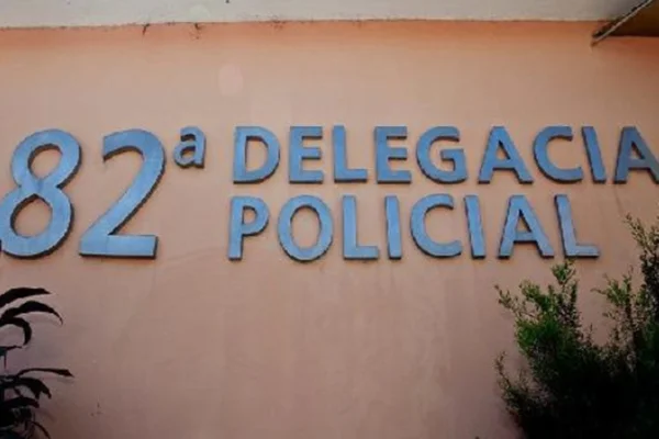 82 delegacia de polícia no RJ