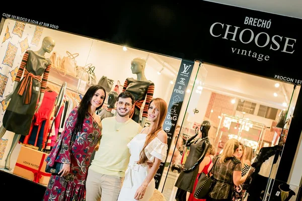 Brechó Choose Vintage lança temporada de descontos em coquetel