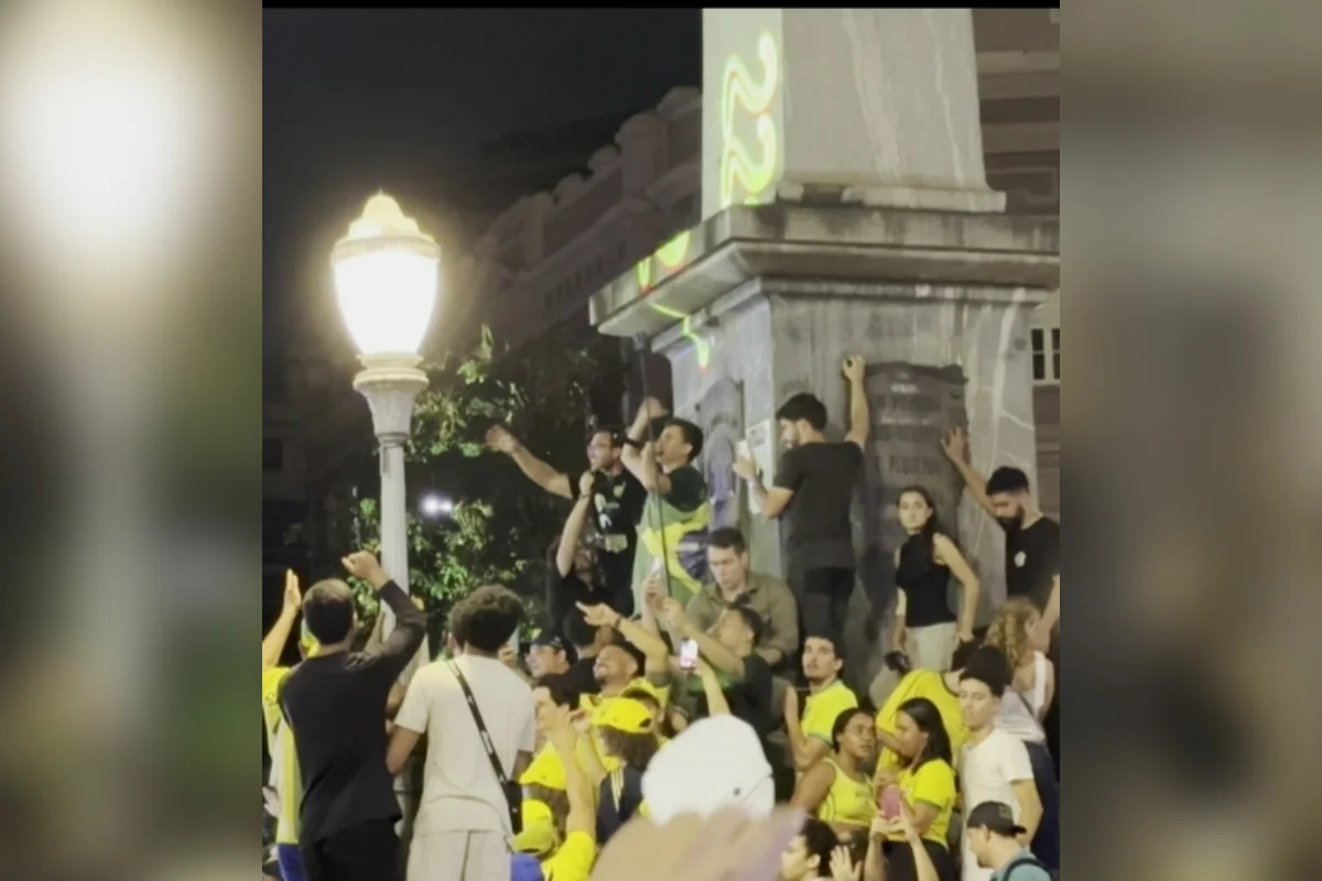 Nikolas em ato na Praça Sete em BH Nikolas em ato na Praça Sete em BH