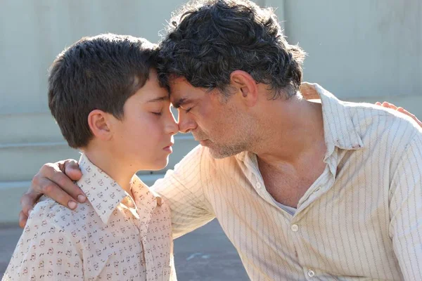 Crítica: “O Outro Lado do Paraíso” comove com mensagem de esperança