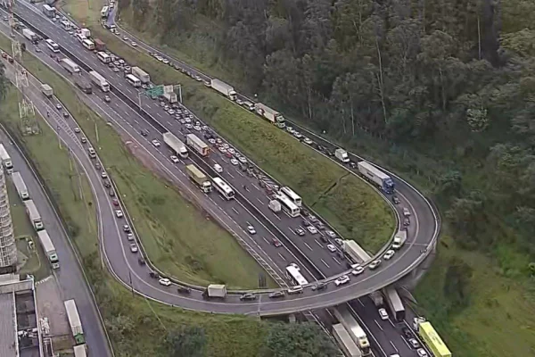 Suspeito é baleado por GCM ao tentar roubar moto na Rodovia Anhanguera