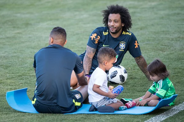 Com presença de familiares, Seleção se despede de Sochi