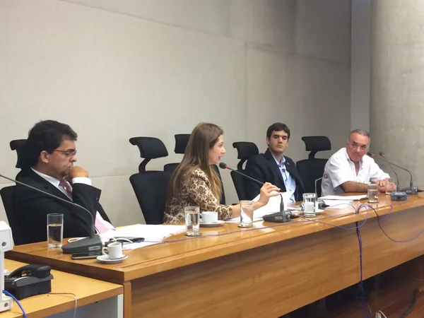 “Transporte funcionava melhor quando minhas empresas rodavam”, diz Canhedo