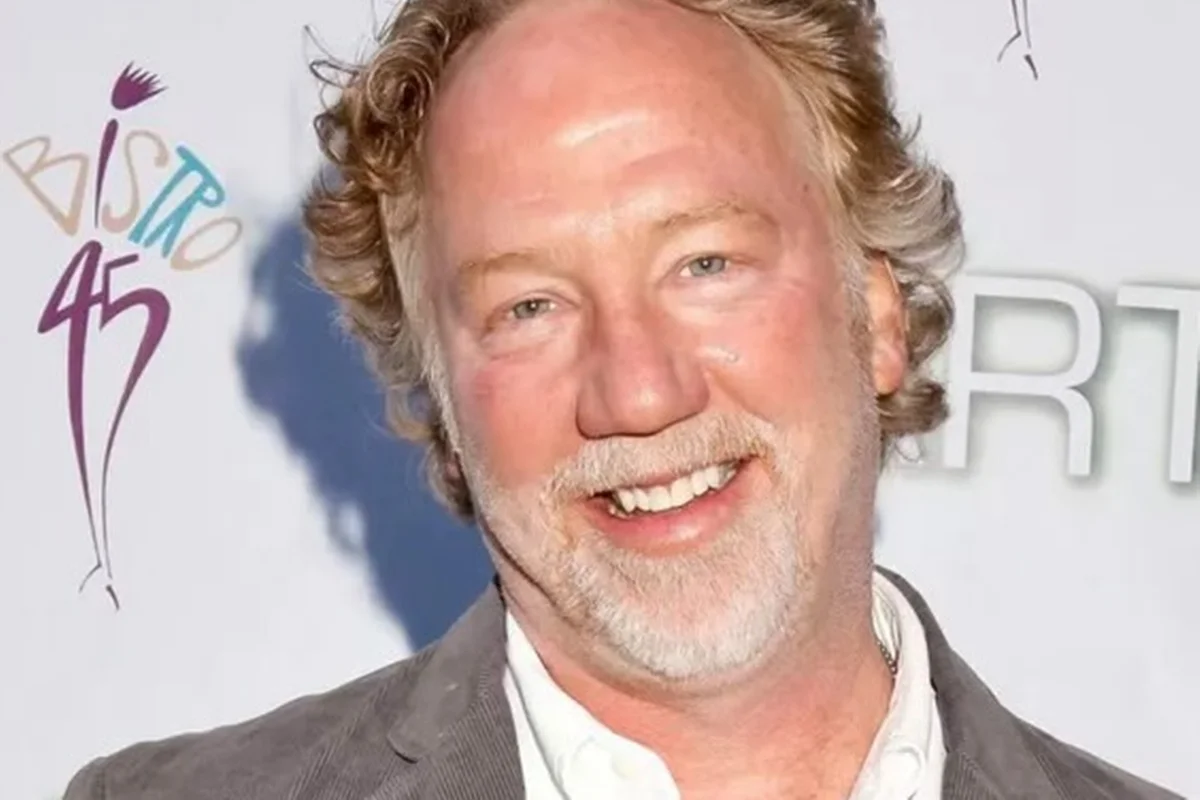 Juiz anula processo por abuso sexual infantil contra ator Timothy Busfield