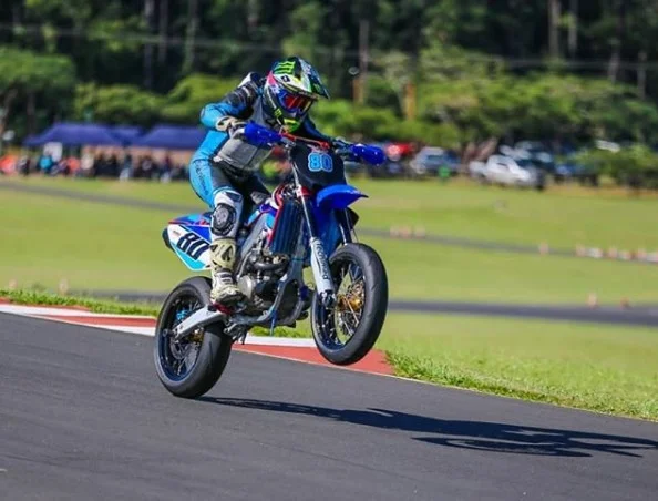 Piloto sofre acidente e morre em prova da SuperBike Brasil em SP