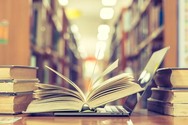 “Livro não está em crise”, diz secretário especial da Cultura