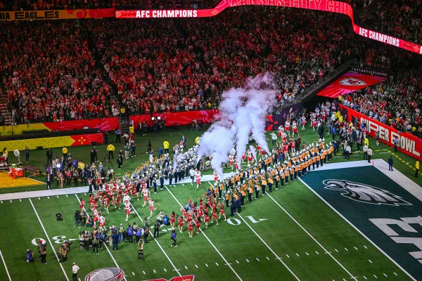 Imagem do campo no 59ª Super Bowl - Metrópoles