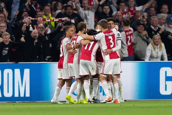 Com assistência de Neres, Ajax atropela Lille; Valencia bate o Chelsea