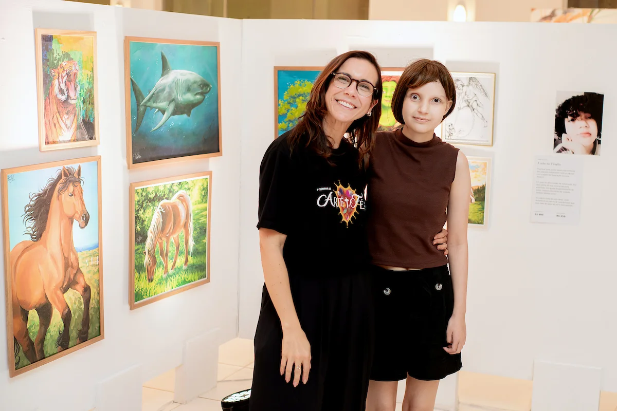 Fiorella Menegatti e Thaylla Vitoria, as duas artistas foram juntas para a exposição Fiorella Menegatti e Thaylla Vitoria, as duas artistas foram juntas para a exposição