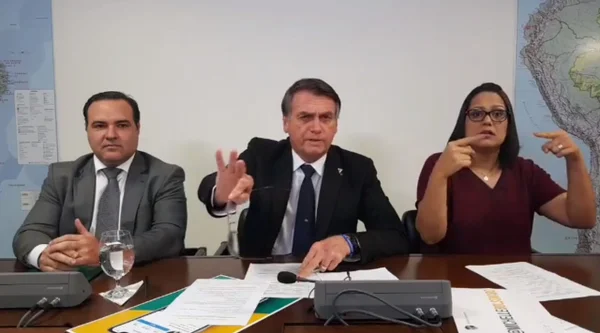 Bolsonaro volta a falar em fechar Ancine após apoio a filme sobre ele
