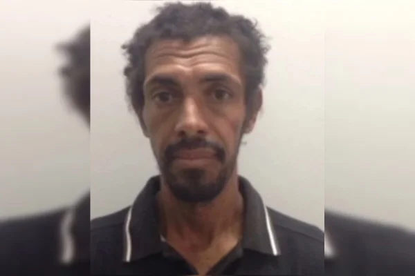 Emboscada e sangue: homem é morto a facadas em frente a comércio no DF