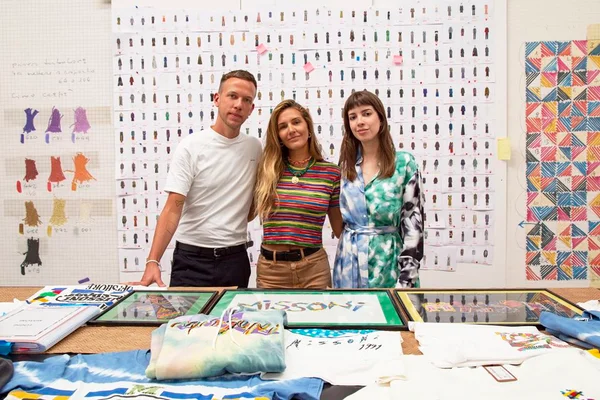 Alfredo Orobio, Marilia Biasi e Margherita Missoni em estúdio