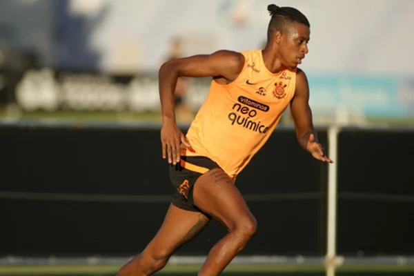Zagueiro Robson Bambu é acusado de estupro