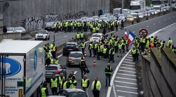 Protestos contra alta de imposto na França deixam 409 feridos