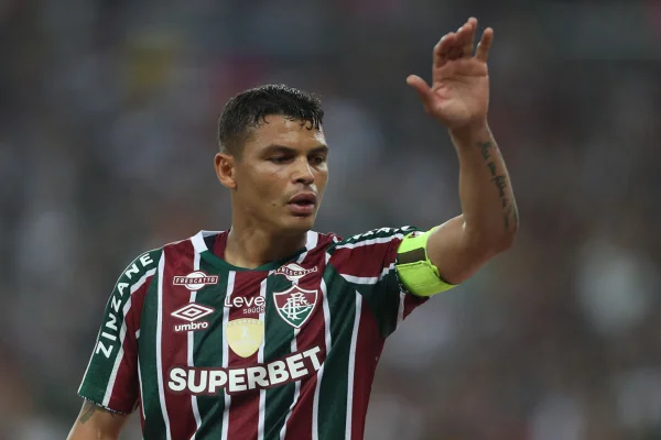 Imagem colorida de Thiago Silva