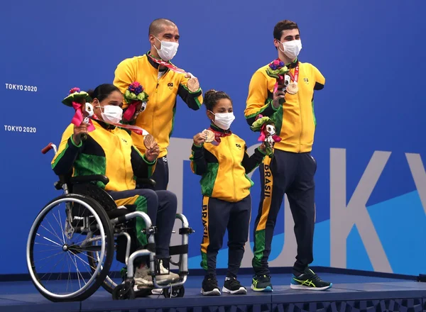 Brasil se recupera no fim e leva o bronze no revezamento misto 4x50m