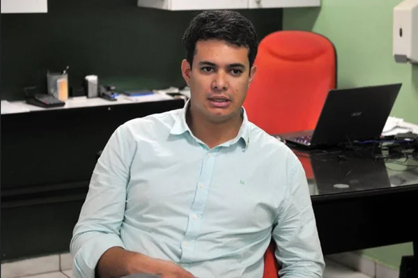 Pré-candidato a distrital, ex-presidente da TCB é acusado de coação