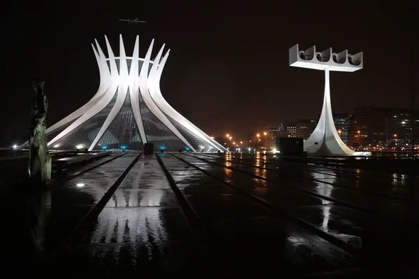 Próximos dias serão de chuvas com trovoadas e rajadas de vento no DF