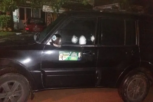Candidato a prefeito de Búzios tem carro metralhado