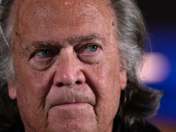 Foto colorida de Steve Bannon, ex-estrategista da Casa Branca de Donald Trump - Metrópoles