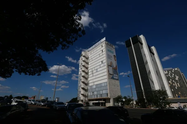 Projeto permite a servidor do GDF optar por outro banco além do BRB