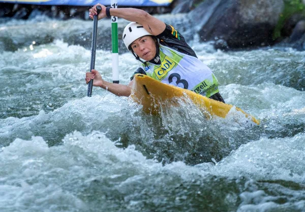 Atleta da canoagem é a primeira brasileira a embarcar para Tóquio