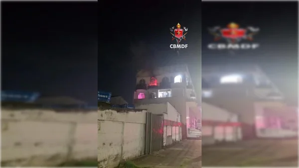 Fumaça de incêndio saindo de uma janela - Metrópoles