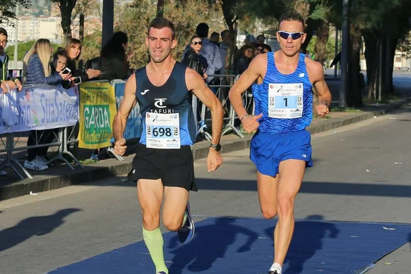 É necessário alongar antes de correr?