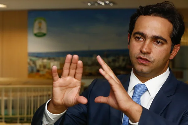 Com 50% dos pulmões comprometidos, ex-secretário de Turismo é internado após contrair Covid