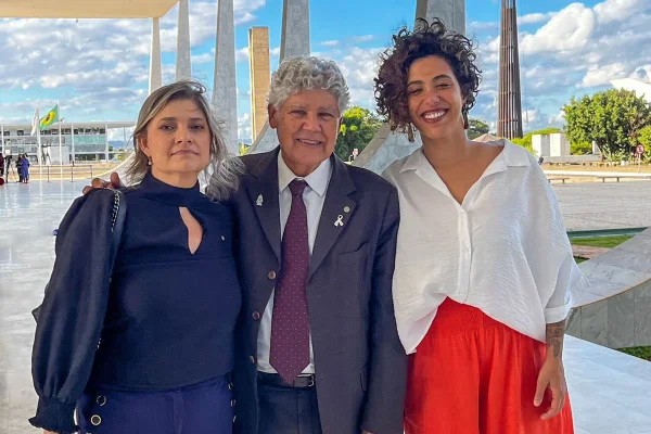 Foto colorida dos deputados do PSol no STF - Metrópoles