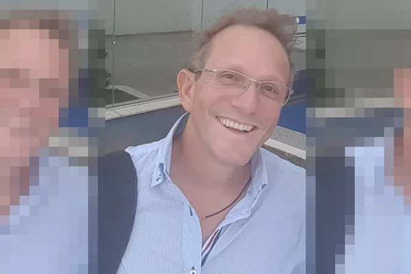 Médico morre atropelado enquanto pagava promessa após vencer câncer
