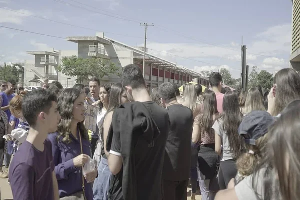 Mais de 15 mil estudantes participam do vestibular da UnB neste sábado