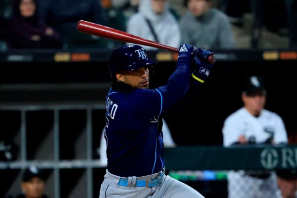 Jogador de beisebol é afastado após acusação de envolvimento com menor