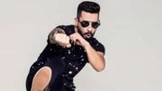 O carioca Dennis assina a batida de hits como Tá OK, Sou Teu Fã, Deixa de Onda e Isso Que é Vida