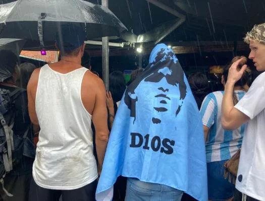 Florianópolis: prefeito brinca e “decreta feriado” em bairro “hermano”