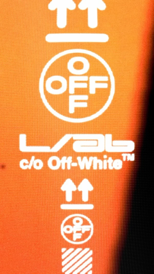 Off-White investe no público jovem e lança submarca L/AB c/o Off-White - destaque galeria Off-White investe no público jovem e lança submarca L/AB c/o Off-White - destaque galeria
