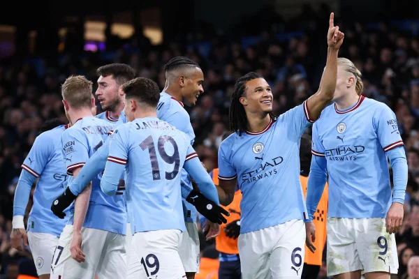 City comemora gol contra o Arsenal
