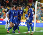 Jogadores da Itália comemorando gol diante de Israel pelas Eliminatórias da Copa do Mundo