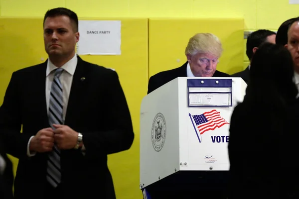 Trump sugere que não aceitará resultado e reclama de fraude nas urnas